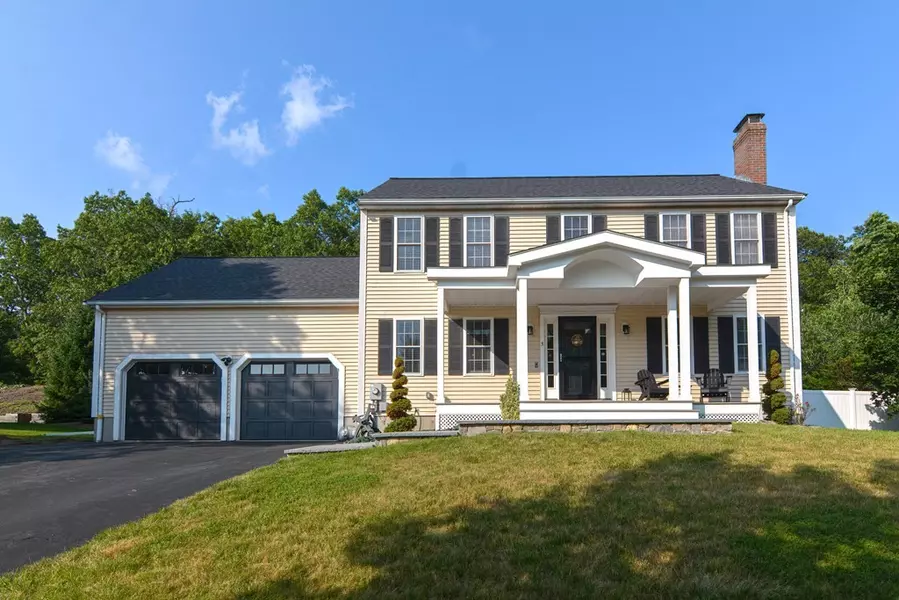 3 Wisteria Dr, Plainville, MA 02762