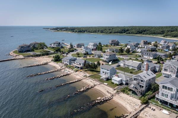 58 Shore Dr, Mattapoisett, MA 02739