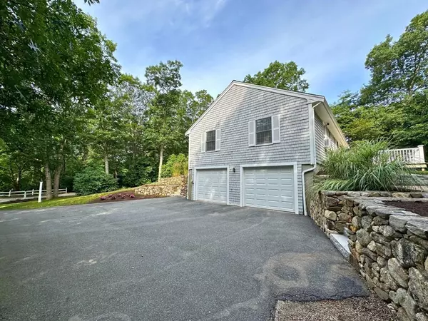 Sandwich, MA 02563,15 Surrey Lane