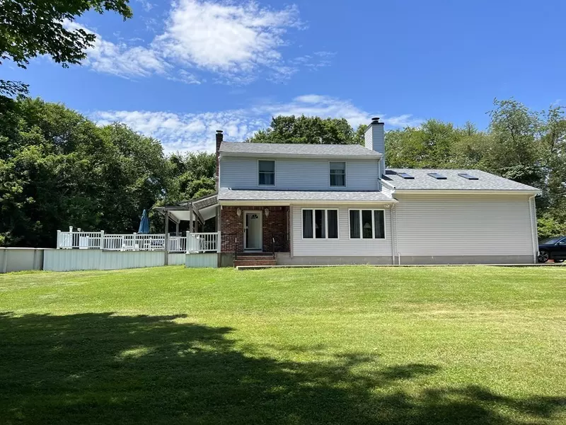 23 Case Ln, Little Compton, RI 02837