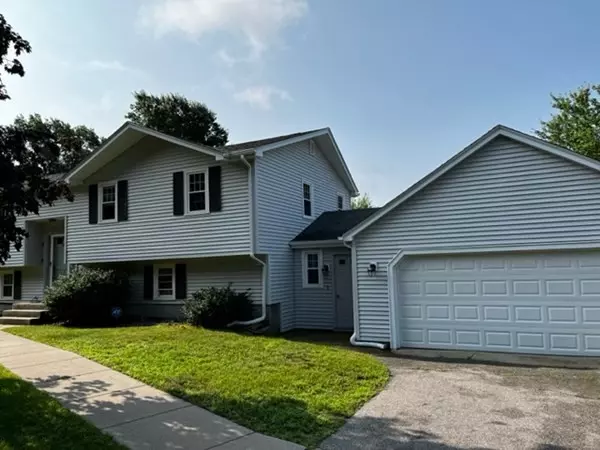 39 Kimberly Dr, North Attleboro, MA 02670