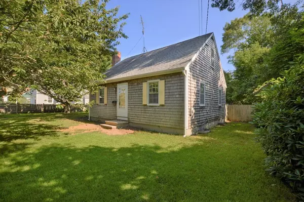9 English Street, Falmouth, MA 02536