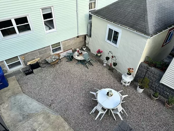 New Bedford, MA 02740,14 Crapo