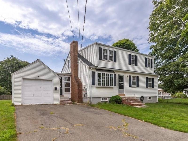 9 Old Farm Rd, Beverly, MA 01915