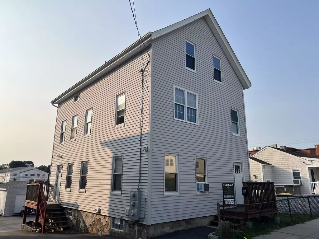 Fall River, MA 02720,32 Slater Street