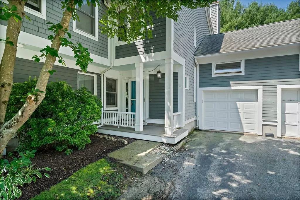 Rockland, MA 02370,4 Walnut Ct #4