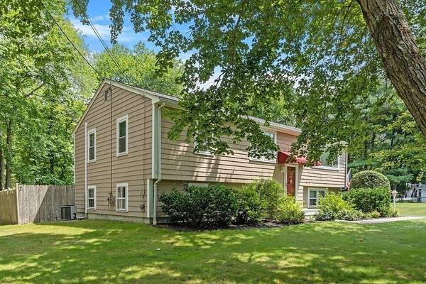 Hanover, MA 02339,20 Brook Cir