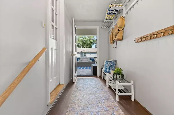 Marblehead, MA 01945,26 Beverly Ave.