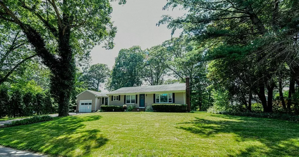 19 Black Oak Drive, Attleboro, MA 02703