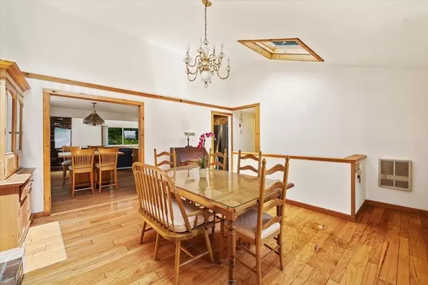 Randolph, MA 02368,11 Englewood Ave E