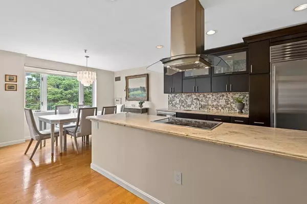 Boston, MA 02113,350 North St #U404