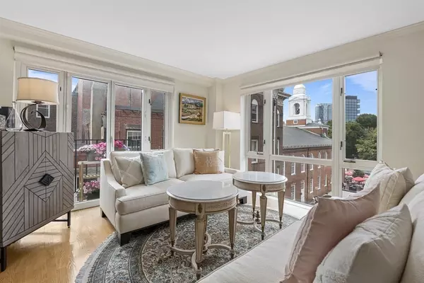 Boston, MA 02113,350 North St #U404