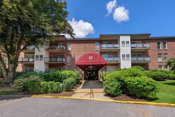 57 Broadlawn Park #17A, Boston, MA 02467