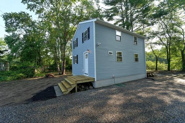 Holbrook, MA 02343,4 Juniper Rd