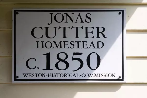 Weston, MA 02493,279 South Ave