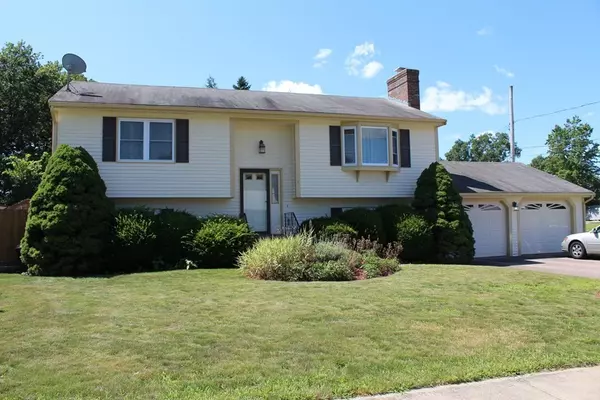 8 Dollard St, Blackstone, MA 01504