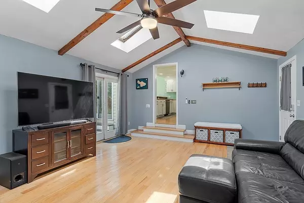 Londonderry, NH 03053,20 High Range Road