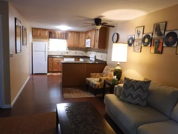 Agawam, MA 01001,224 Beekman Dr #224