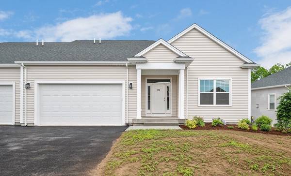 39 Viewpoint Way #89, Northbridge, MA 01588