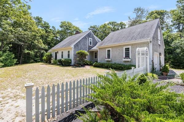 17 Crescent Ridge Way, Orleans, MA 02653