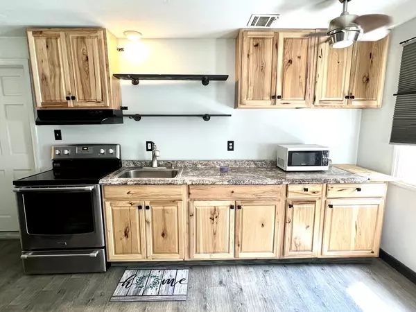 Whitman, MA 02382,85 Jerome St