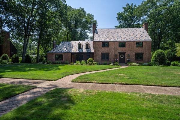 241 Park Dr, Longmeadow, MA 01106