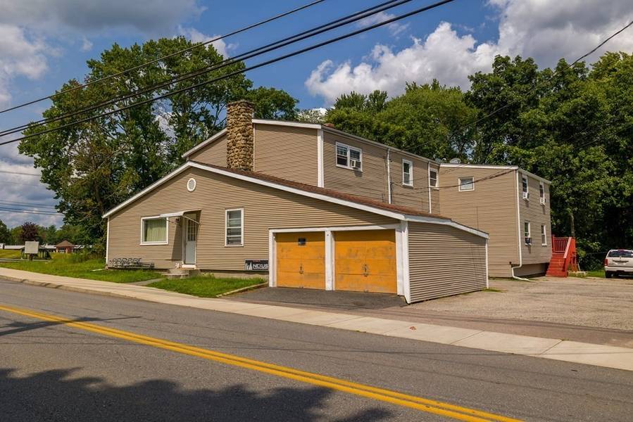 102 Mendon St, Blackstone, MA 01504