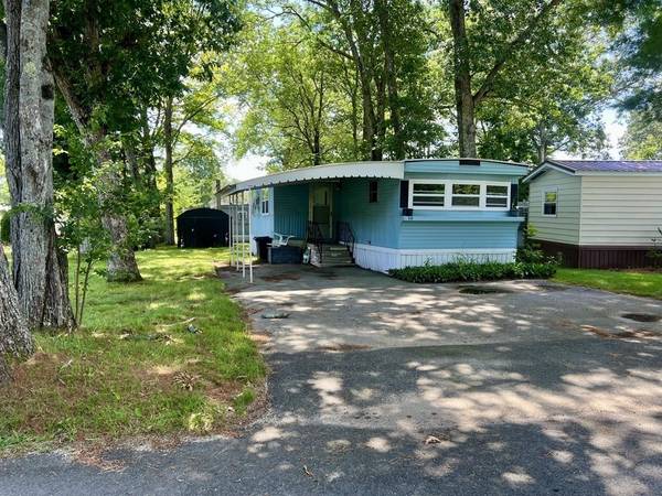 10 Surrey Lane, Brookfield, MA 01506