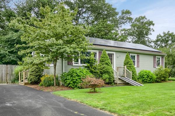 3 Hemlock St, Oxford, MA 01540