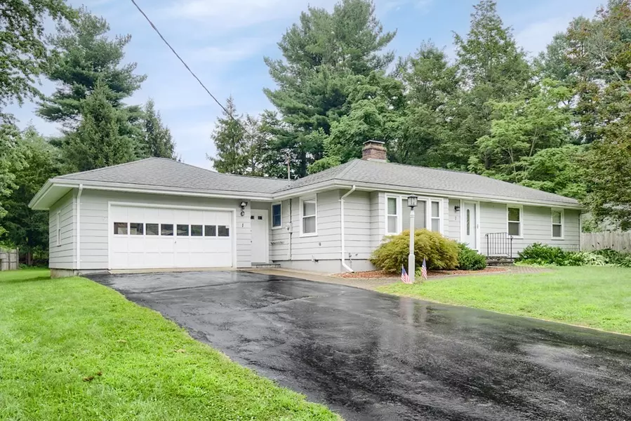 1 Fairchild Dr, Holden, MA 01520