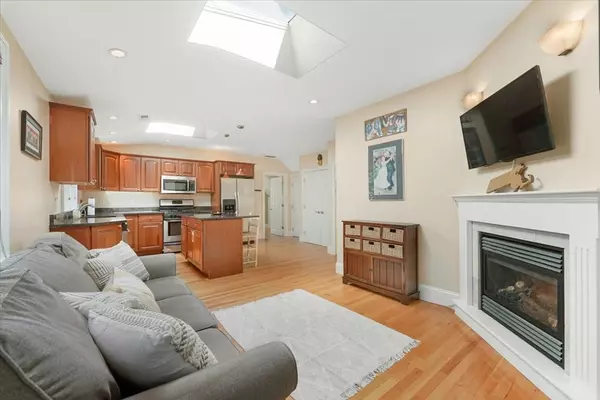 Brookline, MA 02467,566 Heath St #3