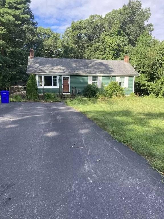1701 County St, Taunton, MA 02718