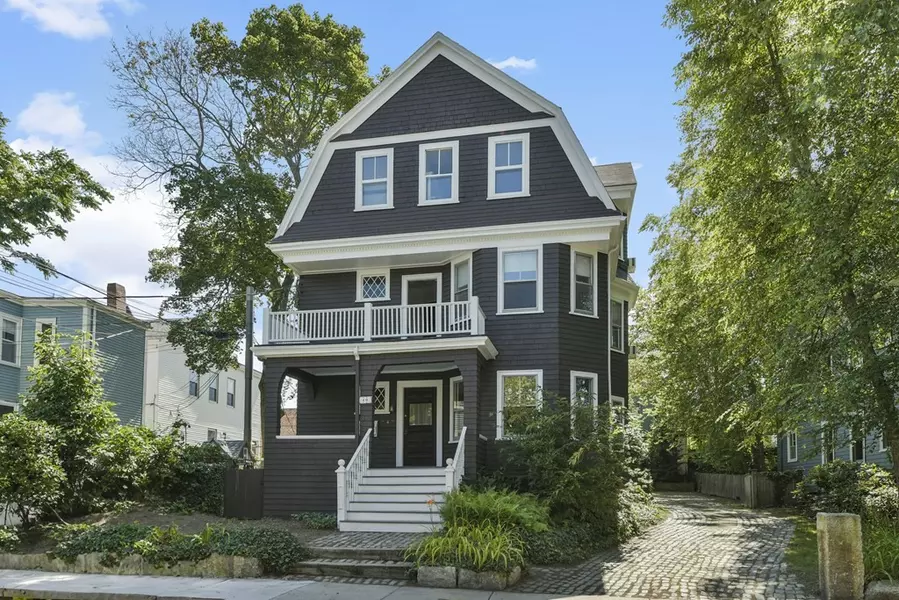 40 Royal Avenue, Cambridge, MA 02138