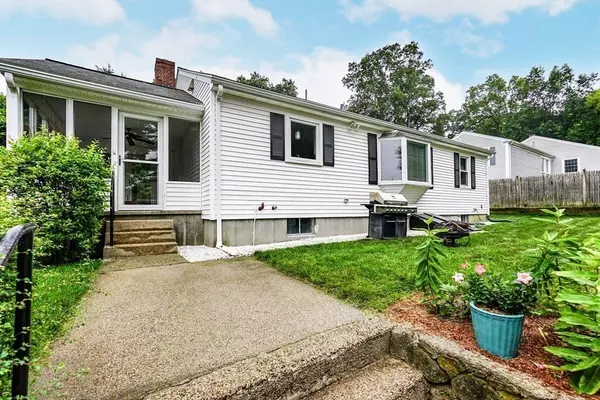 Uxbridge, MA 01569,181 High St