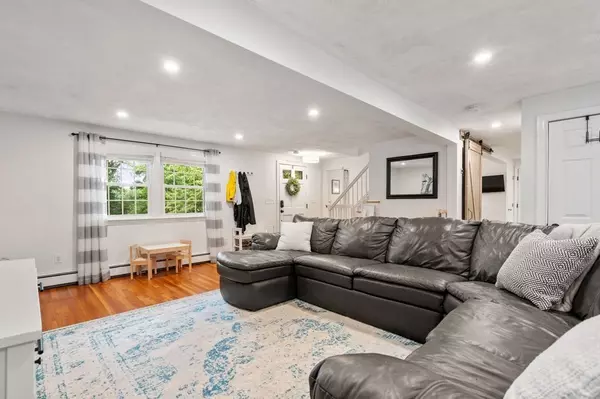 Southborough, MA 01772,12 Woodbury Road