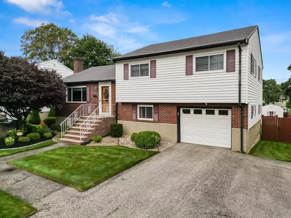 Peabody, MA 01960,13 Kittredge Street