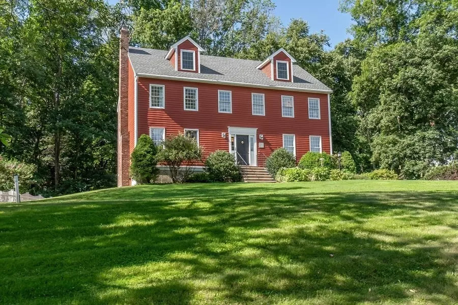 10 Barberry Ln, West Newbury, MA 01985