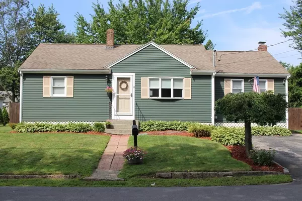 13 Doris Dr, Abington, MA 02351