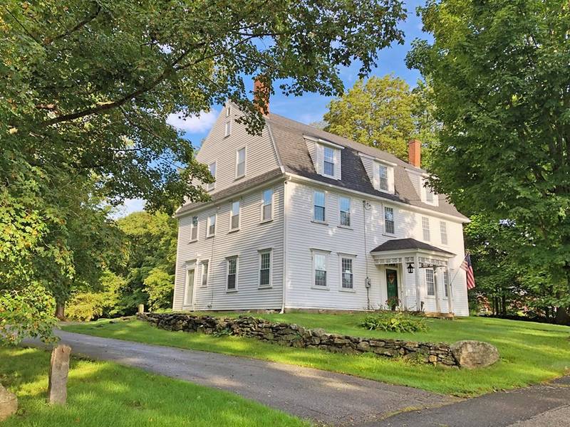 26 S Main St, Petersham, MA 01366