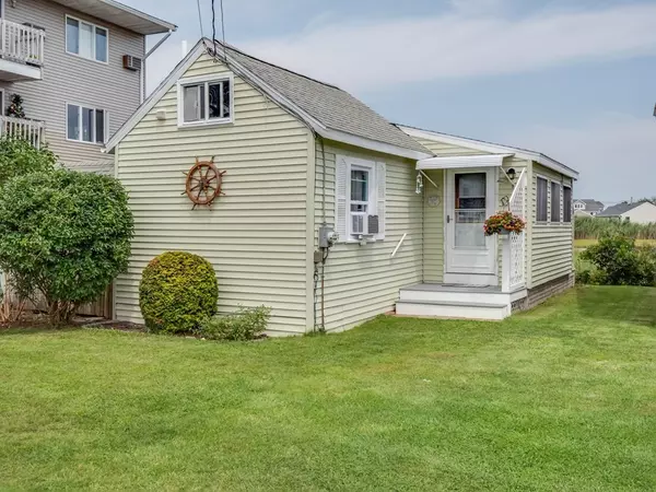 554 Winnacunnet Rd #A, Hampton, NH 03842