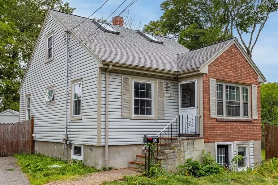 35 Forest St, Arlington, MA 02476