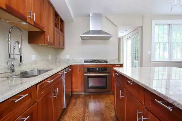 Newton, MA 02459,204 Pleasant St