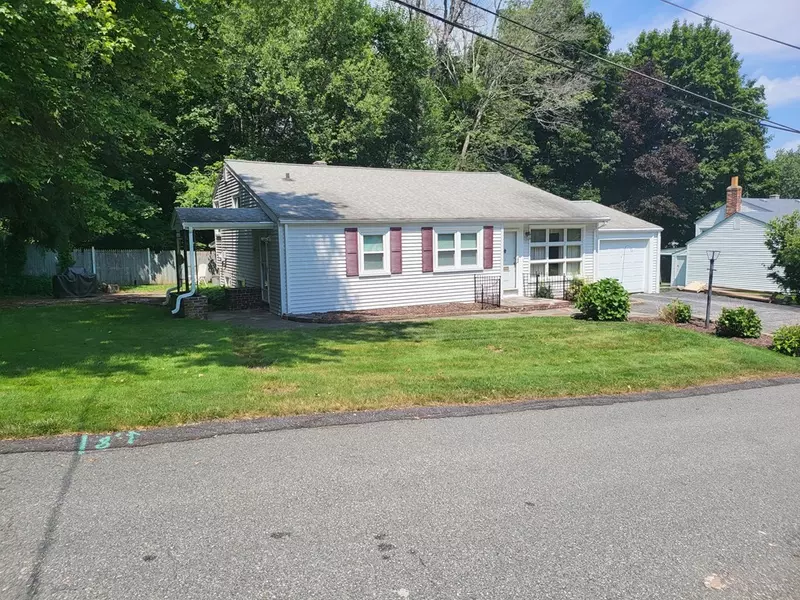 3 Park Dr, North Smithfield, RI 02896