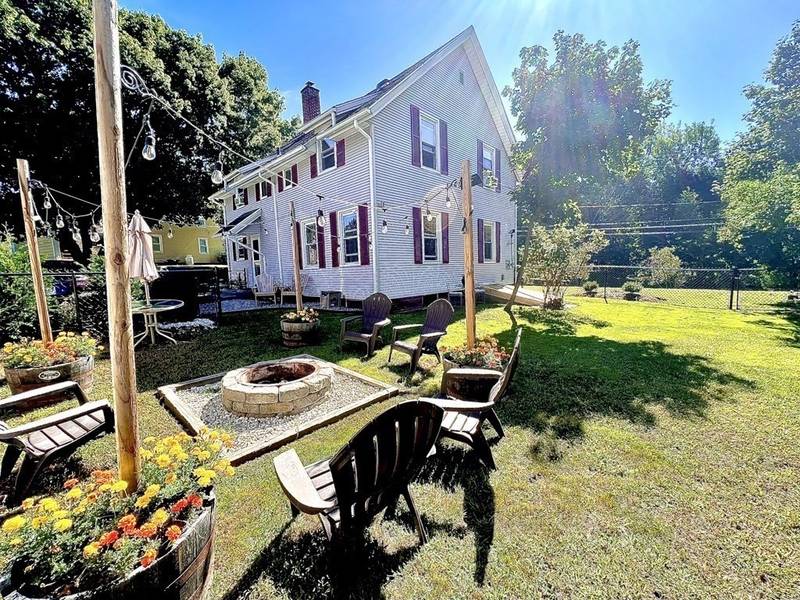 38 Main St, Hardwick, MA 01031