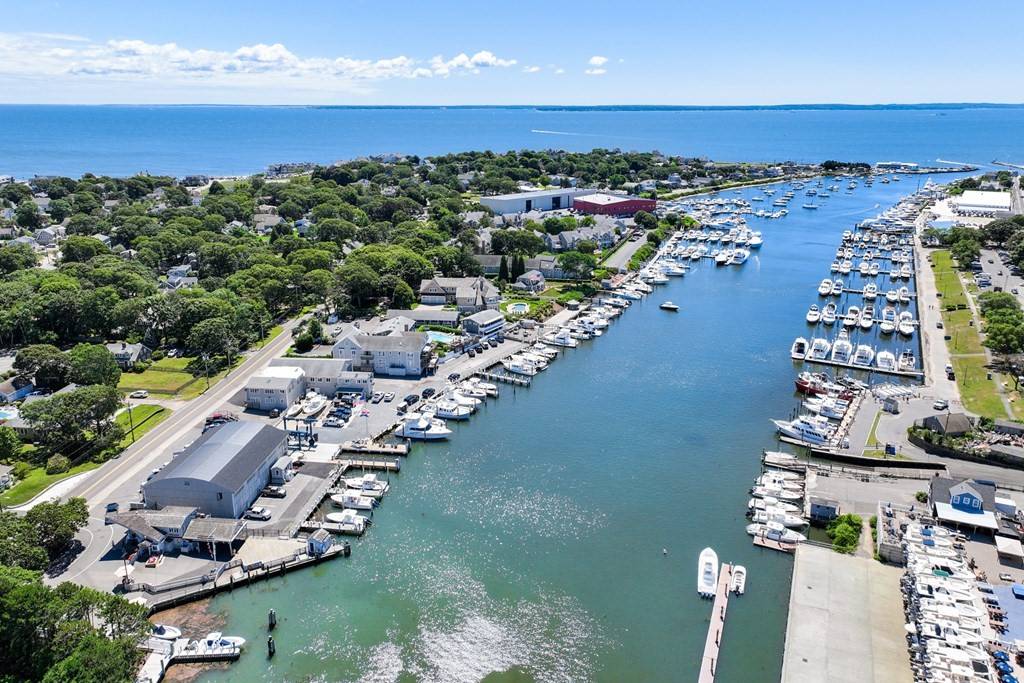 Falmouth, MA 02540,70 Falmouth Heights Road