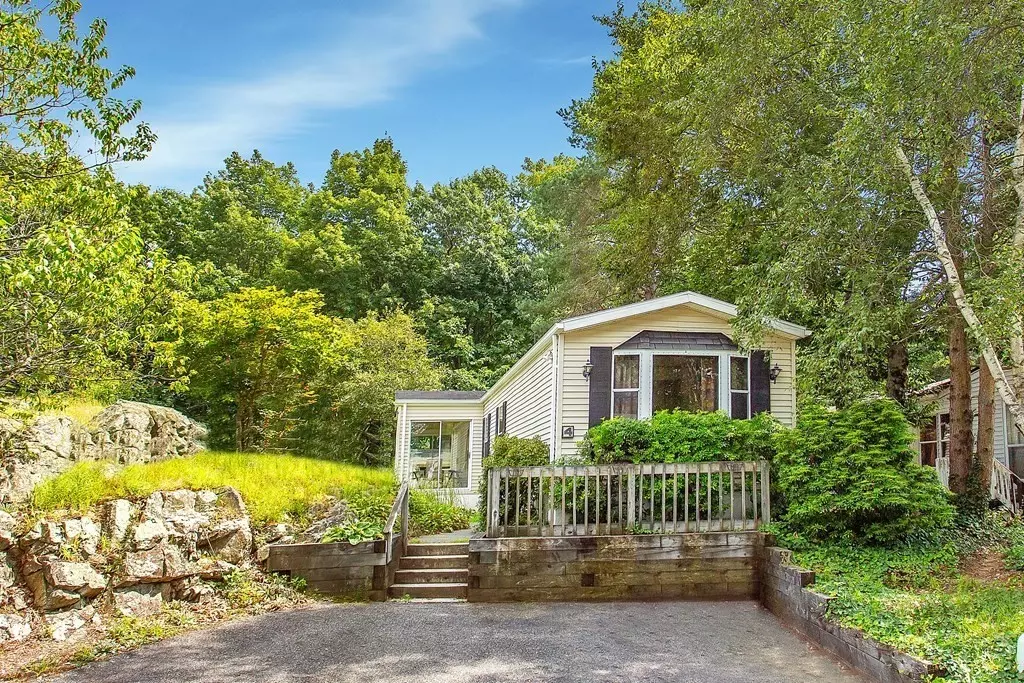 Rockland, MA 02370,4 Ash Street