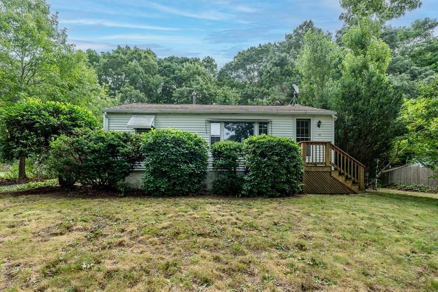 15 Silver Birch Ave, Plymouth, MA 02360