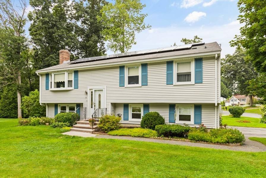 11 Sherwood Dr, Haverhill, MA 01835