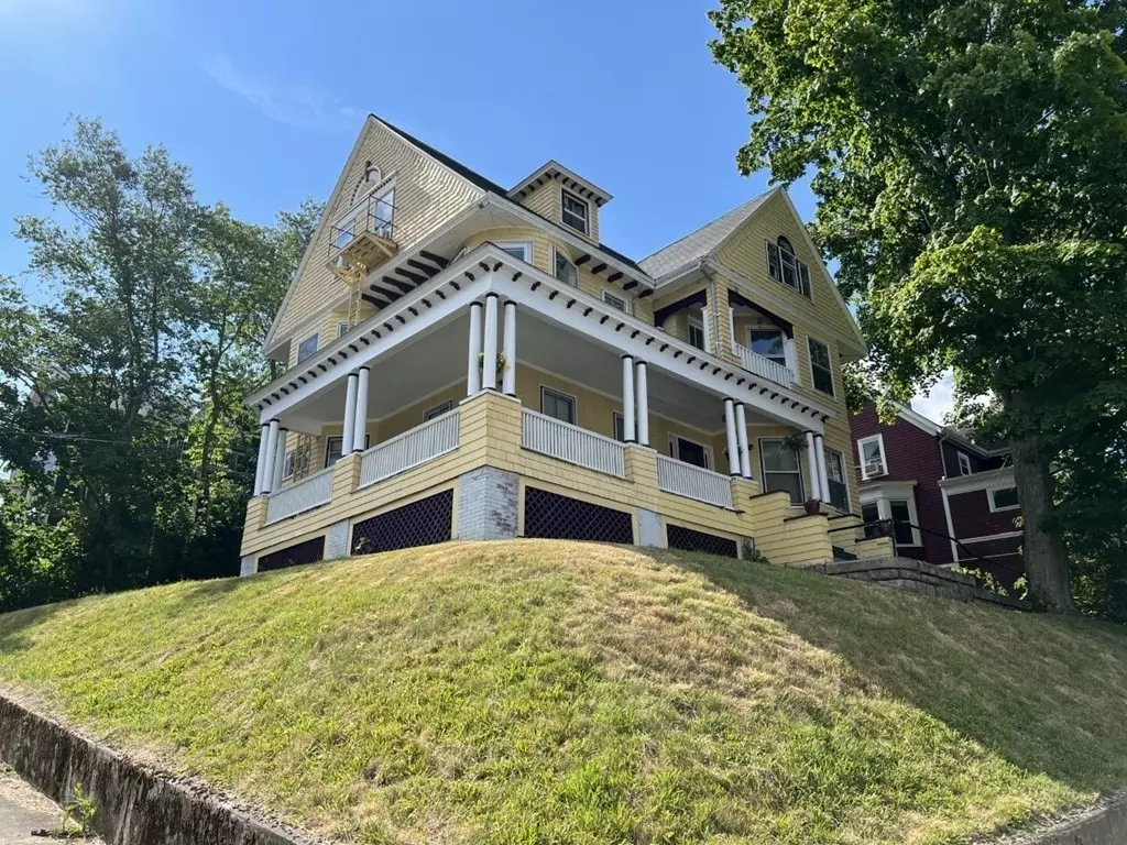 Fall River, MA 02720,543 June St