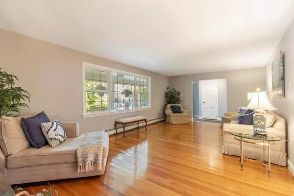 Lynnfield, MA 01940,13 Hart Rd